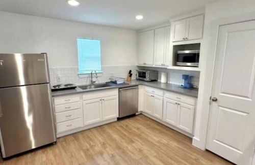 Neartown Casa | Montrose Central 4BR Stay