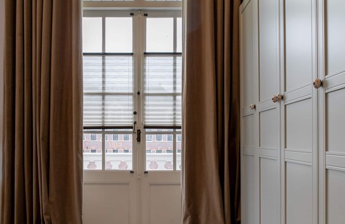 Hoorn Casa | Monumental home in downtown Hoorn, on the harbor with private parking!