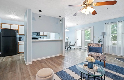 Westover Condominio | Moodyjoy Condo - Close to Shopping & Dining