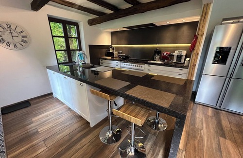 Bernister Casa | mooi gelegen vakantiewoning, veel ruimte in en om het huis. Gewild bij families.