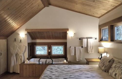 Madeira Park Casa | Moon Dance Cabin