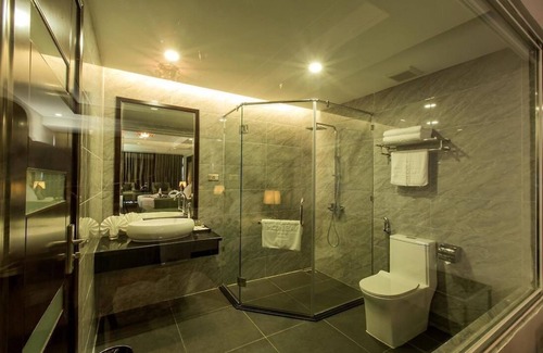 Ha Long Hotel | Moon Halo Hotel