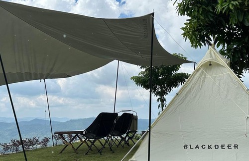 Pantai Otro | Moon hill camp