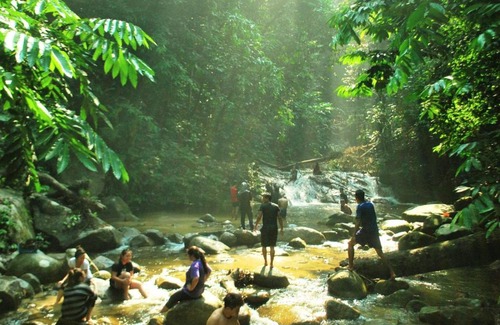 Pantai Otro | Moon hill camp
