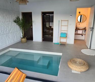 Hangu Casa | Moon Lake Bicaz - Aurora Sky