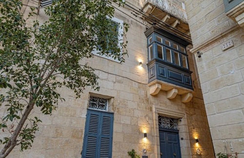 Bouvet Island Casa | Moon Malta Boutique Stay with Rooftop Pool Sea Views of Valletta, Grand Harbour