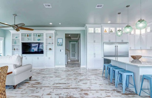 Crystal Beach Casa | Moon Pye Summary: Ama