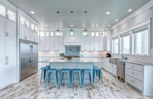 Crystal Beach Casa | Moon Pye Summary: Ama