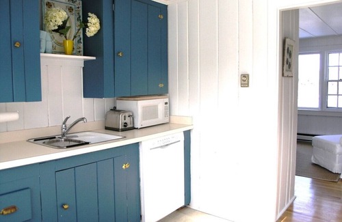 South Chatham Cabaña | Mooncusser Cottage on Taylor's Pond!