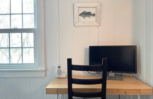 South Chatham Cabaña | Mooncusser Cottage on Taylor's Pond!