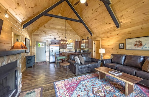 Frenchburg Cabina | Moondance Cabin at Red River Gorge - Hot Tub