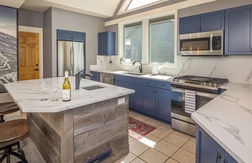 Saddle Ridge Casa | Moondance Chalet | Ski-In/Out Saddle Ridge | Hot Tub | 7 Min Drive to Resort