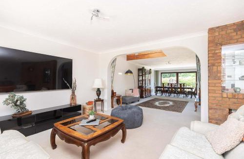 Christchurch Casa | Moongate