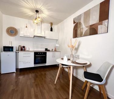 Argenteuil Apartamento | "MoonLighT" Gare à 10min de PARIS, WIFI, TERRASSE , PARKING