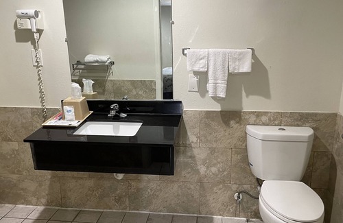 Jersey Village Hotel | Moonlight Inn
