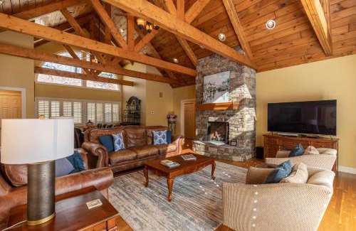 Sugar Grove Casa | Moonlight Manor