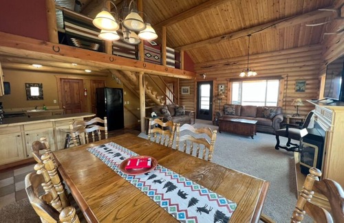 Ennis Cabina | Moonlight Ridge Cabin
