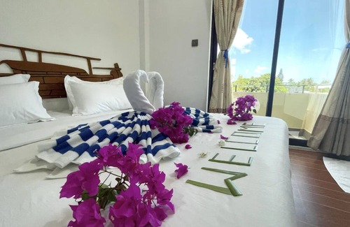 Guraidhoo Casa | Moonlit Haven