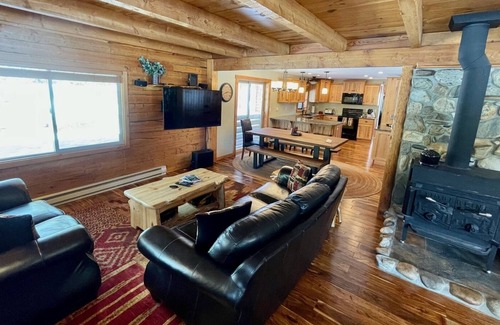 McCall Casa | Moonridge Hideaway River Access & Dog Friendly