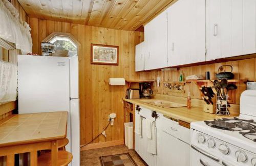 Summit Estates Chalet De Esquí | Moonridge R n R- Cozy Single Level Central Chalet Home