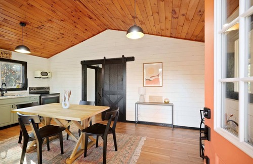 Ellijay Cabina | Moonrise Retreat with Spa, Fire Pit, 8 min to Town