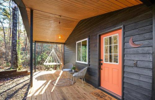 Ellijay Casa | Moonrise Retreat with Spa Fire Pit 8 min to Town