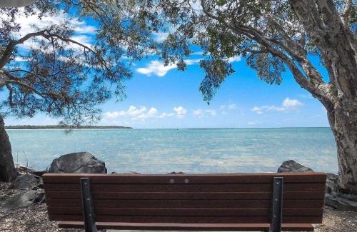 Traviston Casa | Moonshadow-Burrum Heads- Beachfront- 3BR- Water Views