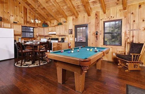 Gatlinburg - Pigeon Forge Cabina | Moonshine Holler
