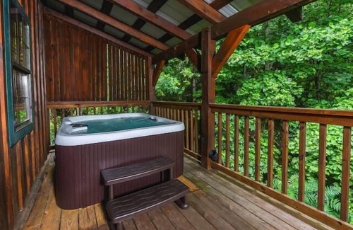 Gatlinburg - Pigeon Forge Cabina | Moonshine Holler