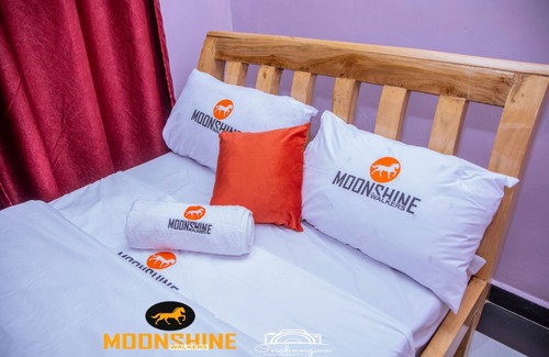 Eldoret Cama Y Desayuno | Moonshine Walkers