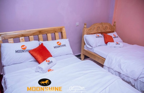 Eldoret Cama Y Desayuno | Moonshine Walkers