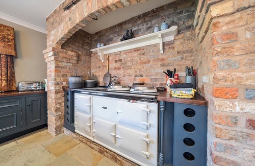 Poulton-le-Fylde Cabaña | MOOR END MANOR, family friendly, luxury holiday cottage in Stalmine