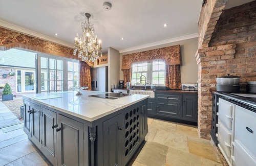 Poulton-le-Fylde Cabaña | MOOR END MANOR, family friendly, luxury holiday cottage in Stalmine