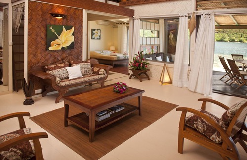 Pihaena Villa | Moorea, Deluxe Beach Villa Cook, Robinson's Cove