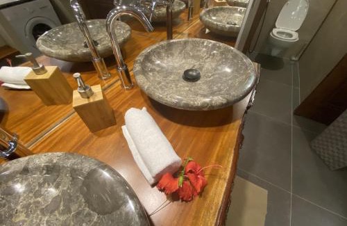 Pihaena Casa | MOOREA - The SERENITY Creek spa