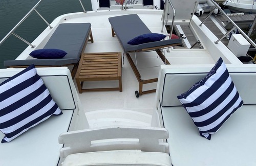 Torquay City Centre Alquiler De Eote | Moored at the 5* rated Torquay marina, lots space to relax.
