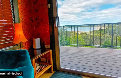 Bermagui Casa | Moorhead beach house: Spectacular beach and wetland views