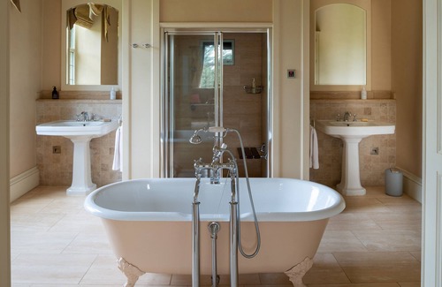 Foulridge Casa | MOORLANDS, family friendly, luxury holiday cottage in Foulridge