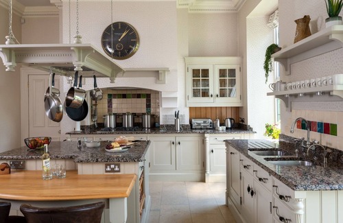 Foulridge Cabaña | MOORLANDS MANOR, family friendly, luxury holiday cottage in Foulridge