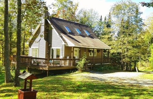 Warren Casa | Moose Chalet - Una divertida casa de vacaciones en The White Mountains, junto al río Baker.