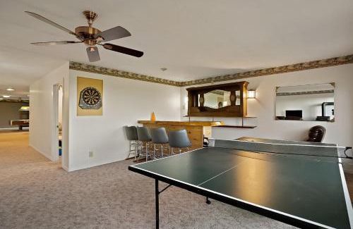 Island Park Casa | Moose Drool by KABINO 5 acres Fire Pit Pool Table Ping Pong Foosball WiFi Grill Mtn Trails