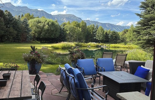 Moose Wilson Road Casa | Moose Haven Home, Aspens/Wilson Elegant 5-bedroom, Near Teton Village Jackson WY