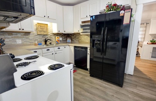 Garden City Apartamento | Moose Haven | Pet Friendly Retreat w/Hot Tub