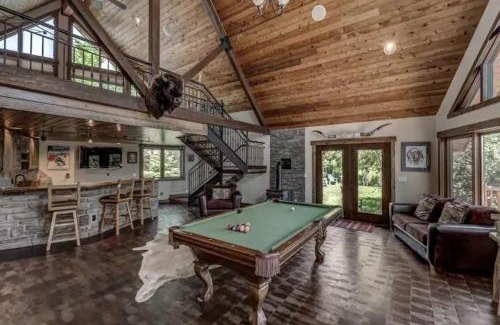Steamboat Springs Casa | Moose Meadows Lodge - Huge Views, Great Room, Game Room, Theater