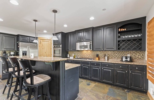 Bear Hollow Village Casa | Moose Mgmt at Bear Hollow 5595: Pvt Hot Tub-Porch w/ Grill-Fast, Reliable WiFi