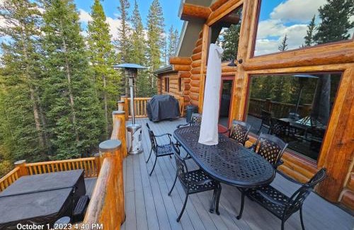 Valley of the Sun Casa | Moose Mtn Lodge/Luxury Cabin/Hot Tub/Fireplace