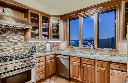 Warrior's Mark West Casa | Moose on the Loose: Private Hot Tub, Mountain Views, Quick Ski Access