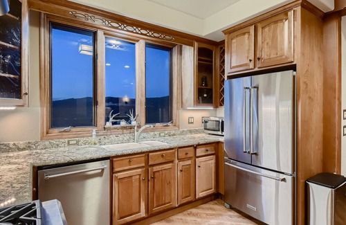 Warrior's Mark West Casa | Moose on the Loose: Private Hot Tub, Mountain Views, Quick Ski Access
