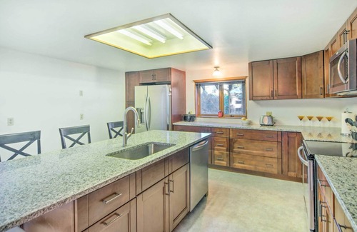 Walden Cabina | 'Moose Park Lodge' Charming Walden Retreat!