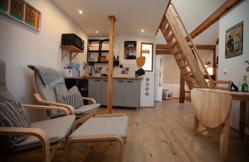 Oberhavel Apartamento | Moosgrün accommodation-charming small apartment- vacation apartment Atelier